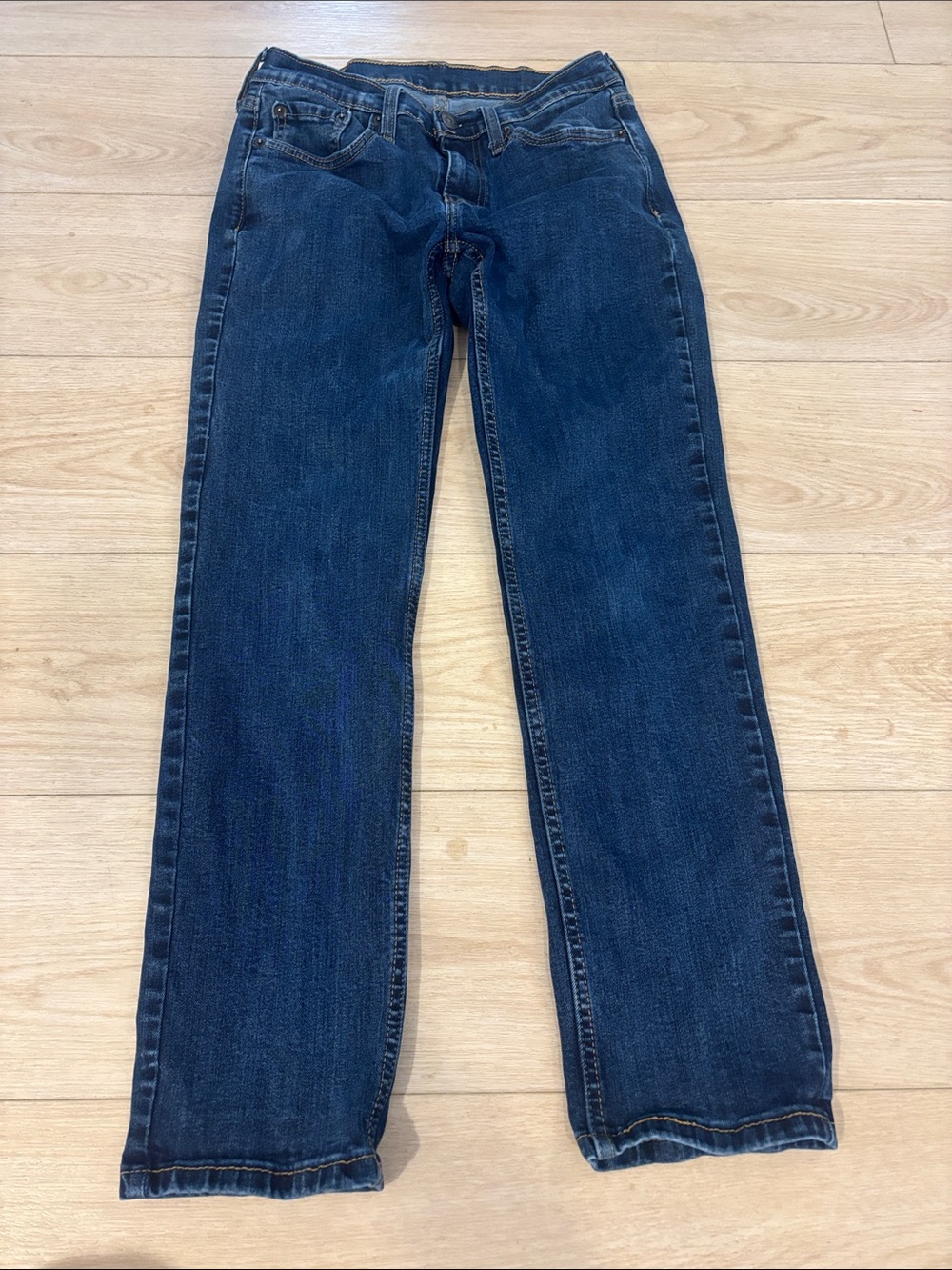 Levi 514 W28 L30 Dark wash jeans